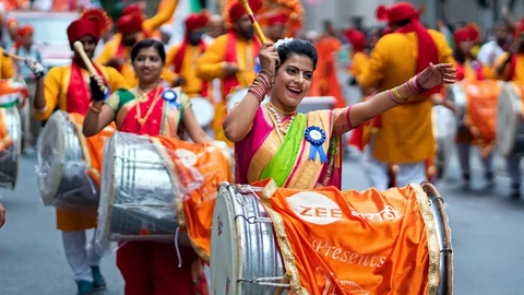 woman performing in newyork prade