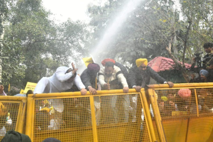 AAP workers blocked by police near Partap Bajwa’s house in Chandigarh