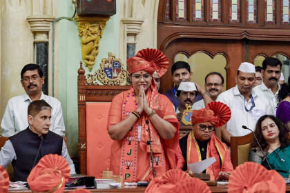Mumbai Mayor Election News Ritu Tawde and Sanjay Ghadi at BMC meeting