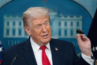 Trump Iran attack delay amid rising tensions