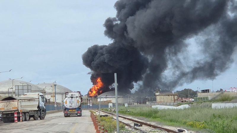 US Iran tensions peak amid rising oil crisis and conflict