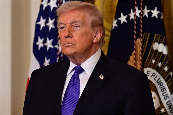 US oil refinery and pipelines highlighting the US Oil Gas Crisis situation