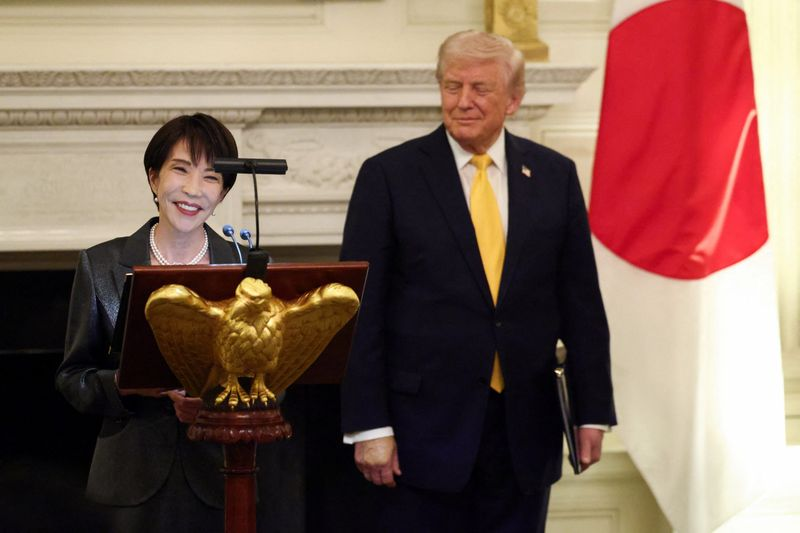 Trump and Japan PM meeting over nuclear deal and Hormuz security