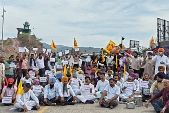 Himachal entry tax protest causing traffic jams