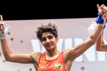 Asian boxing India semifinals Meenakshi Jasmine win medals
