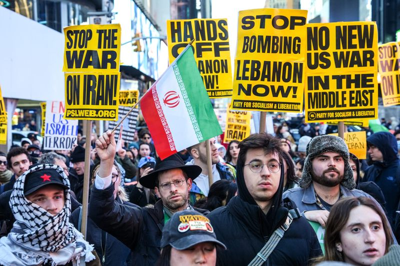 Israel Lebanon tensions Hormuz crisis escalation scene