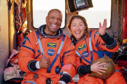 Artemis astronauts moon return after historic lunar mission