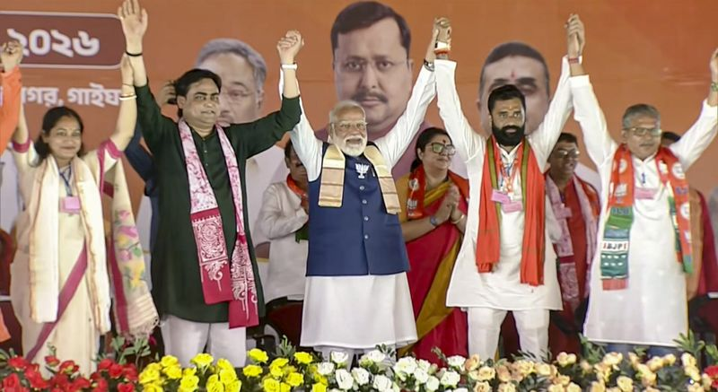 Modi attacks TMC government over crime issues