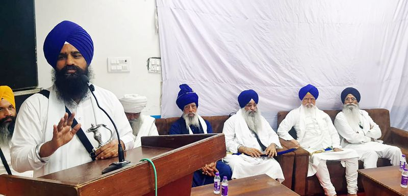 Akal Takht meeting on Sacrilege Amendment Act Dispute with Sikh leaders