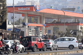 Punjab oil supply crisis affecting fuel supply at petrol pumps in Punjab due to West Asia tensions and dealer concerns