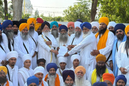 Granthi Singhs meeting Baba Tek Singh over Sikh Satkar Act controversy