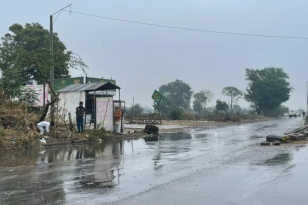 Dark clouds and stormy weather over Punjab during rain alert update