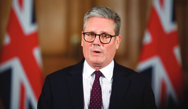 King Charles presenting UK government agenda in Parliament amid Keir Starmer political crisis
